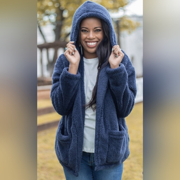 NWT Hooded Sherpa - Picture 3 of 3